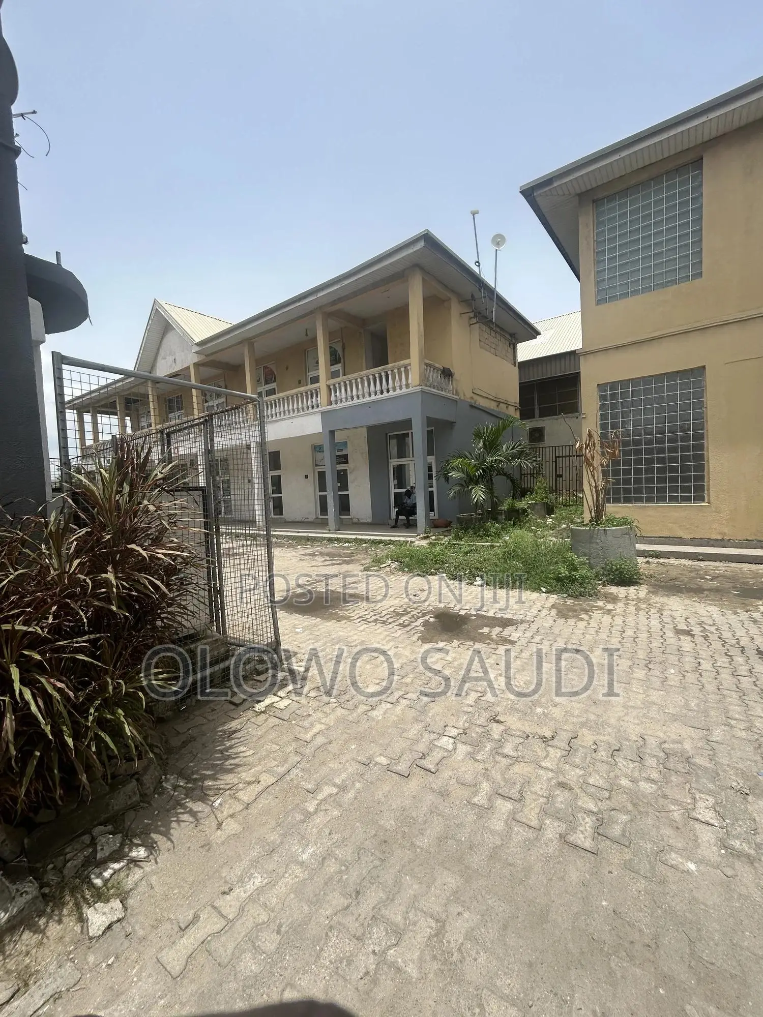 400sqm Space For Lease At Eleganza Plaza Ikota in VGC / Ajah