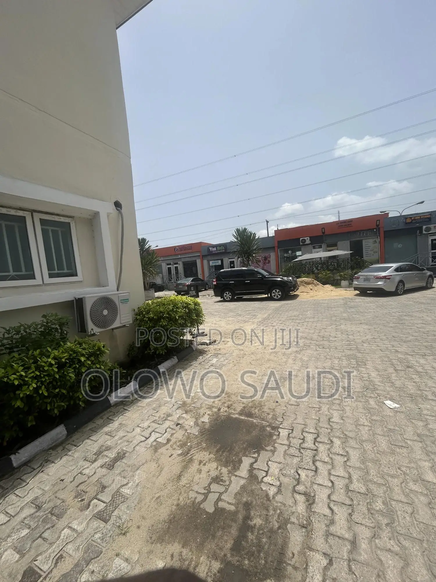 400sqm Space For Lease At Eleganza Plaza Ikota in VGC / Ajah