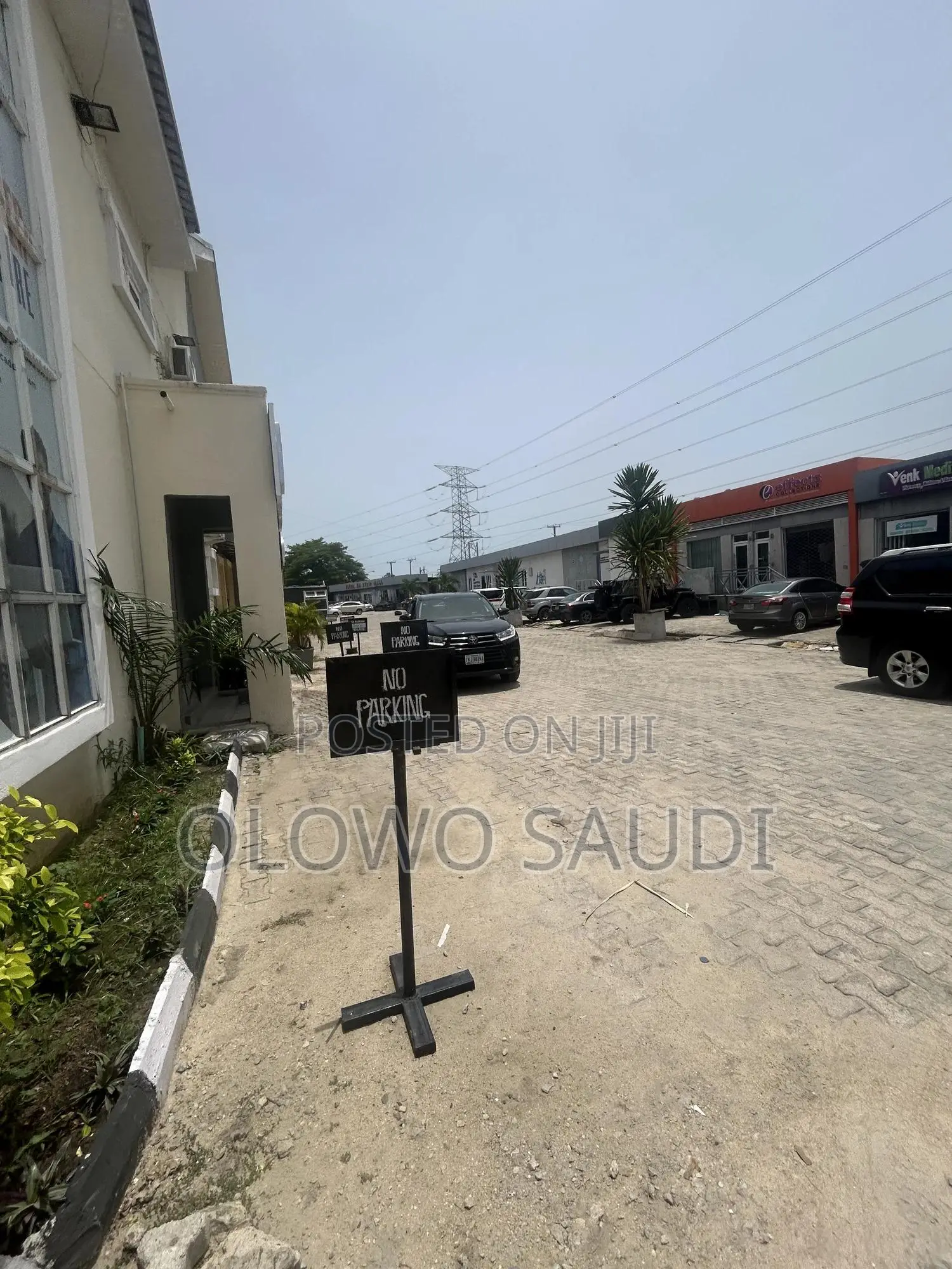 400sqm Space For Lease At Eleganza Plaza Ikota in VGC / Ajah
