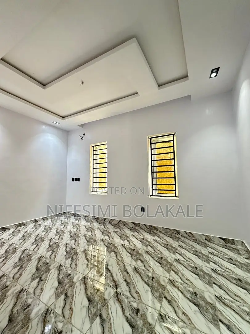 4bdrm Bungalow in Around Tobi Rentals,, Ologuneru for sale in Ologuneru