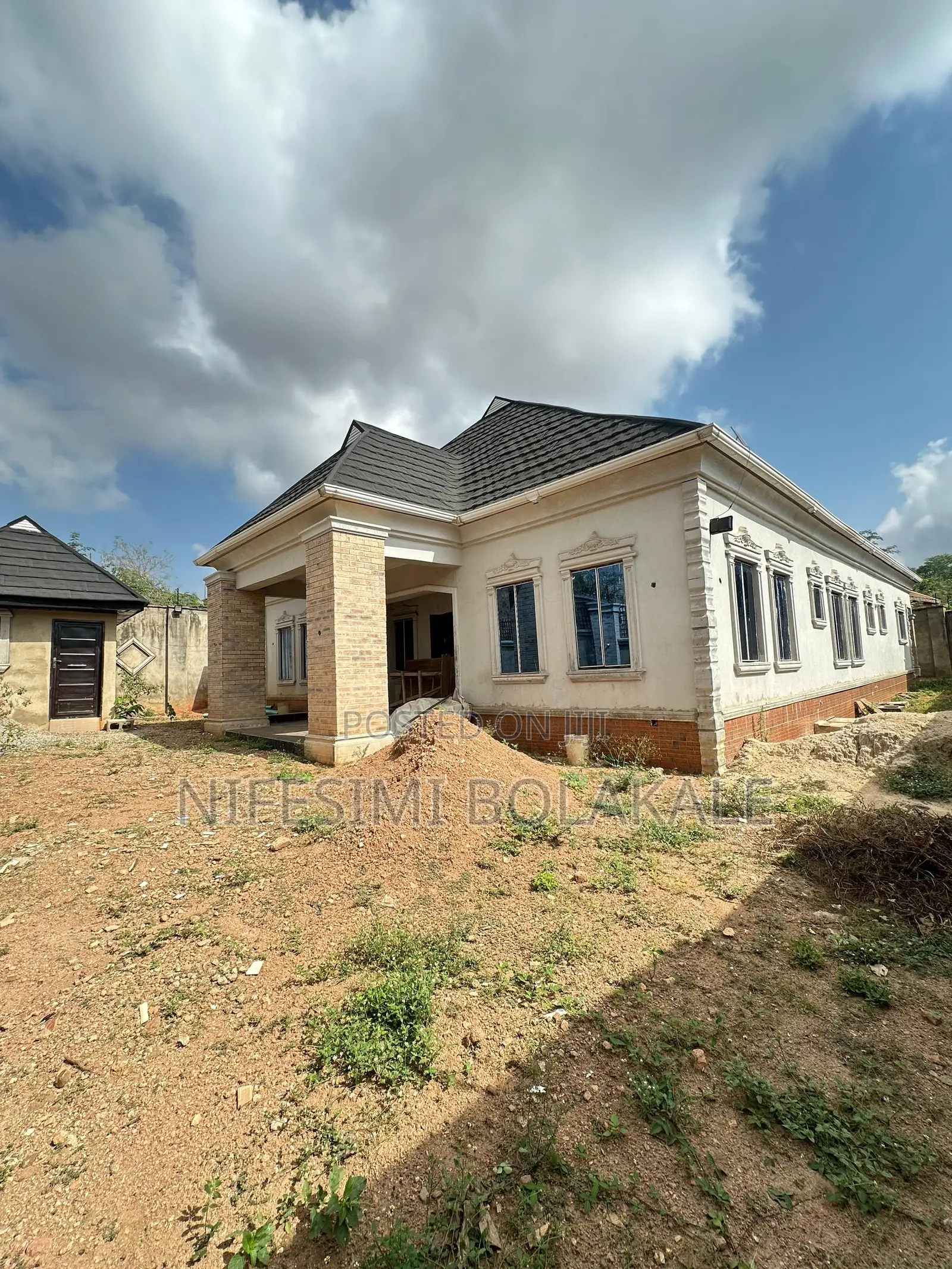4bdrm Bungalow in First Powerline for sale in Ologuneru