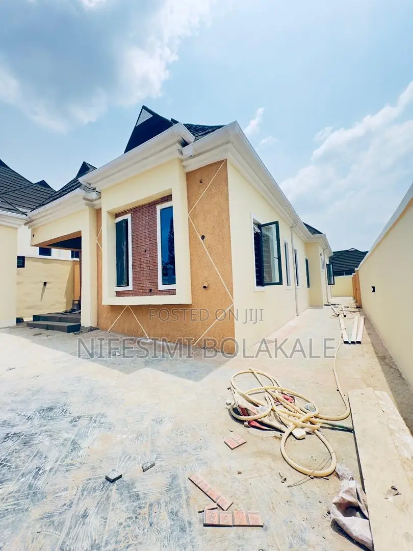3bdrm Bungalow in Ile-Tuntun Estate, for sale in Jericho