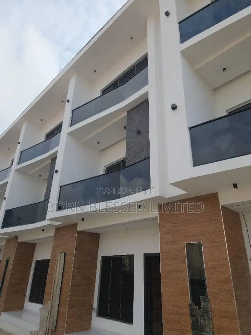4bdrm Duplex in Lekki for sale in Lekki Phase 1