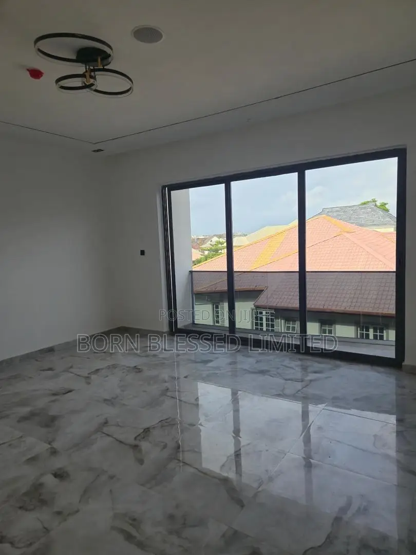 4bdrm Duplex in Lekki for sale in Lekki Phase 1