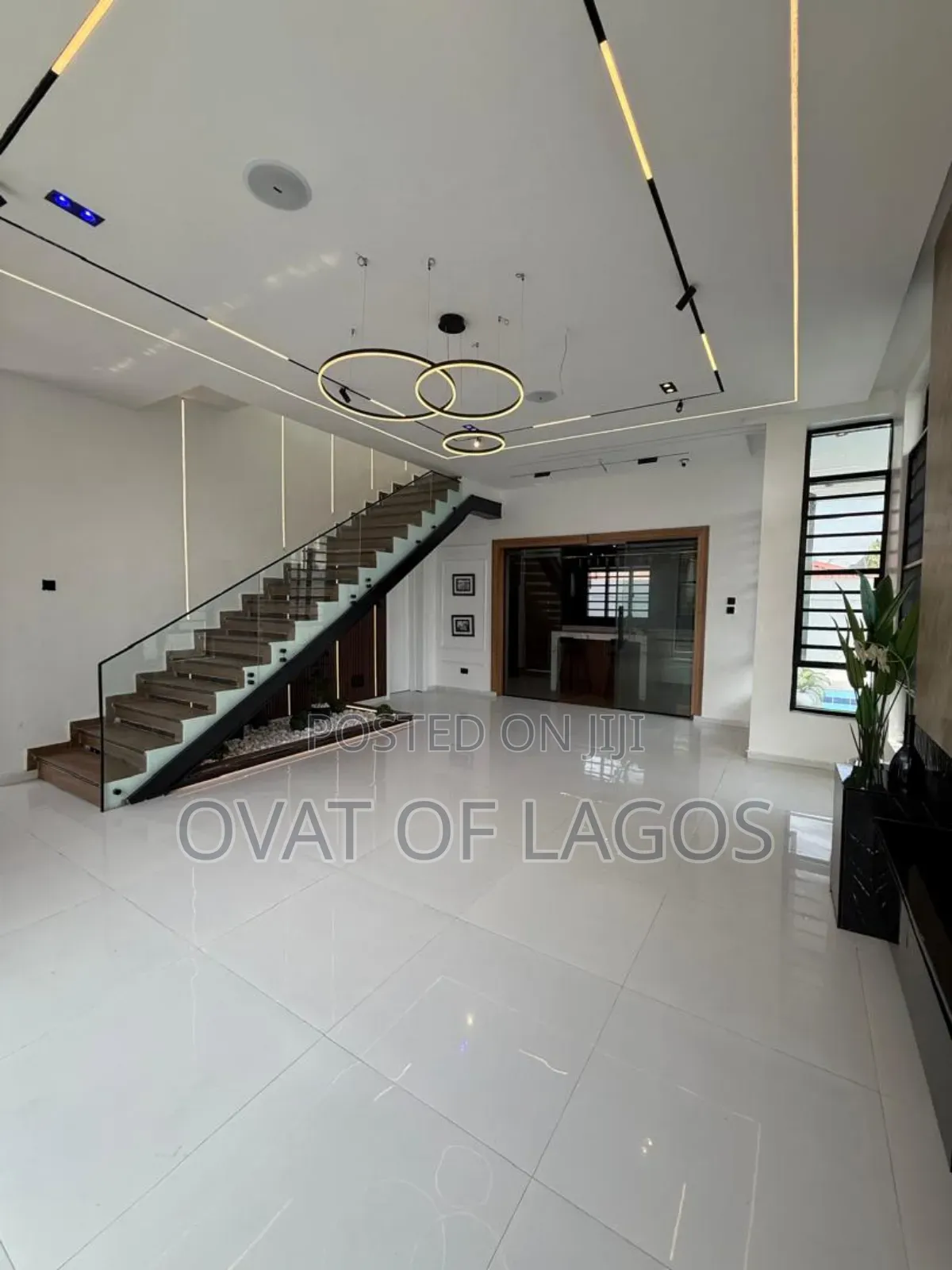 5bdrm Duplex in Peninsula Garden for sale in Peninsula Estate