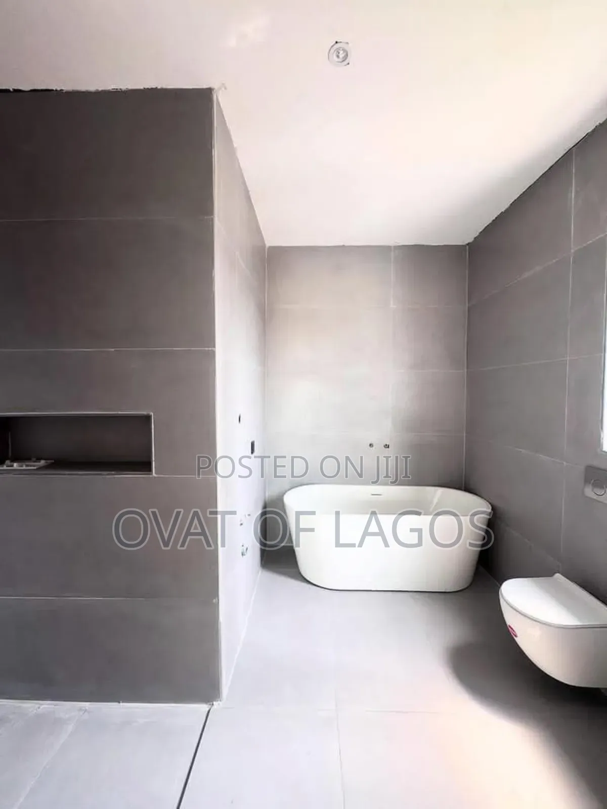 2bdrm Maisonette in Lekki Phase 1 for sale in Lekki Phase 1
