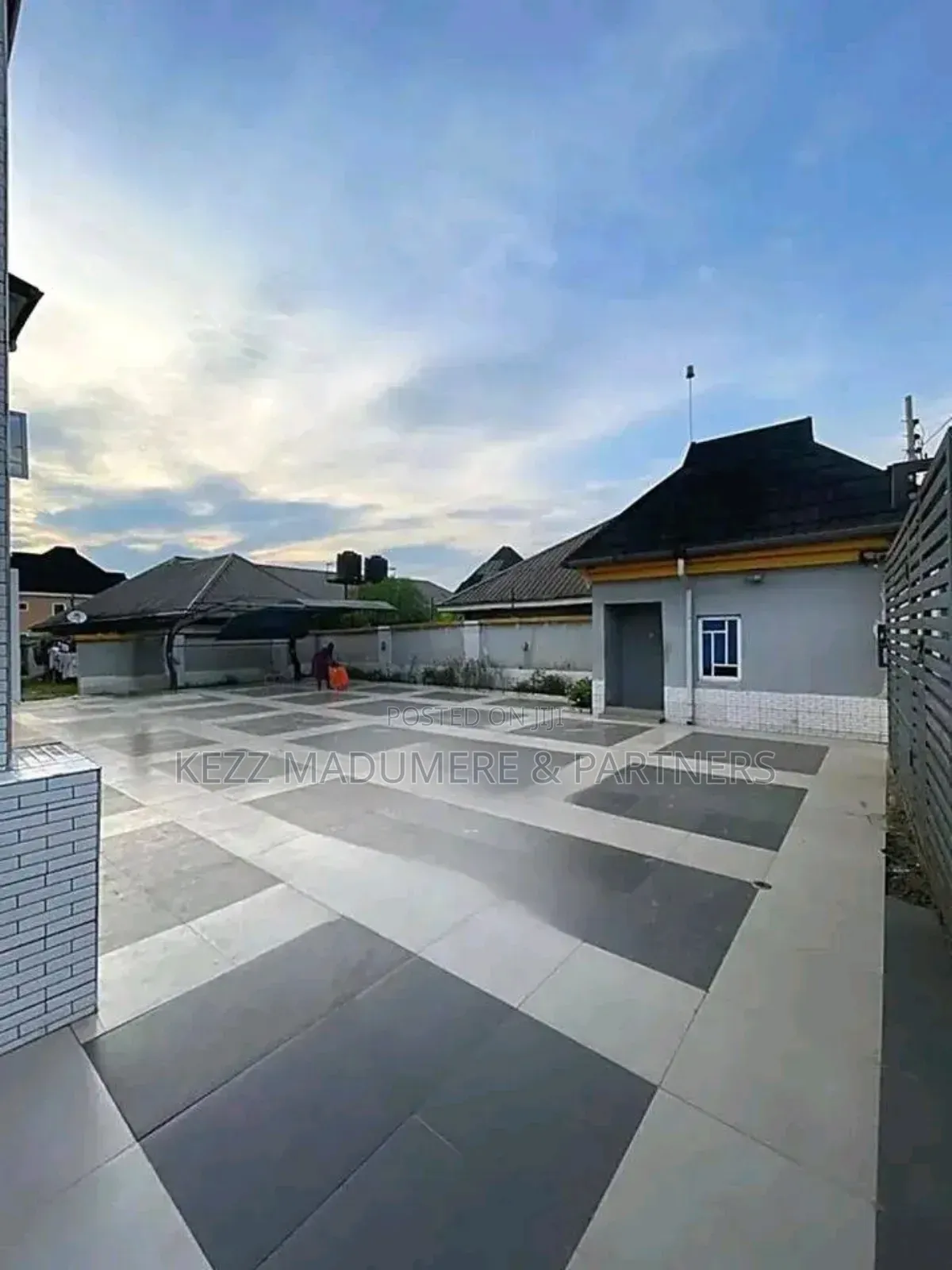 6bdrm Duplex in Eliparanwo, Off Ada, Obio-Akpor for sale in Obio-Akpor