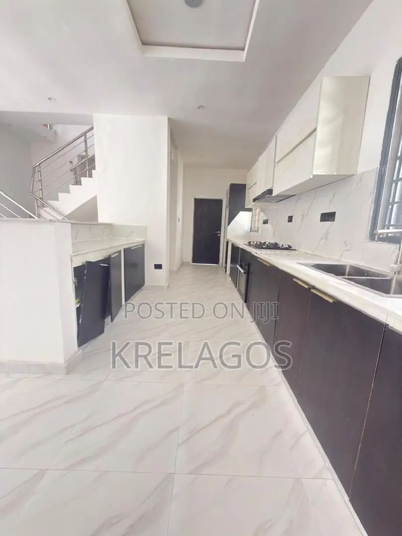 4bdrm Duplex in Sangotedo for sale in Sangotedo