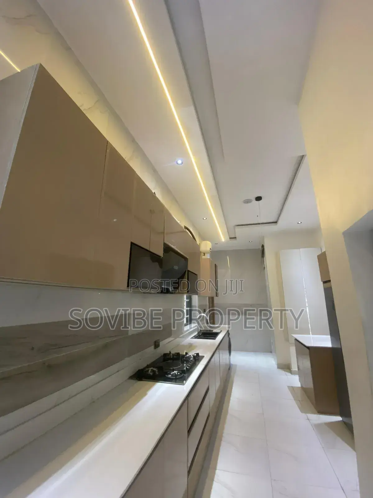 Furnished 5bdrm Duplex in Tulip Haven Gate 2, Chevron for sale in Chevron