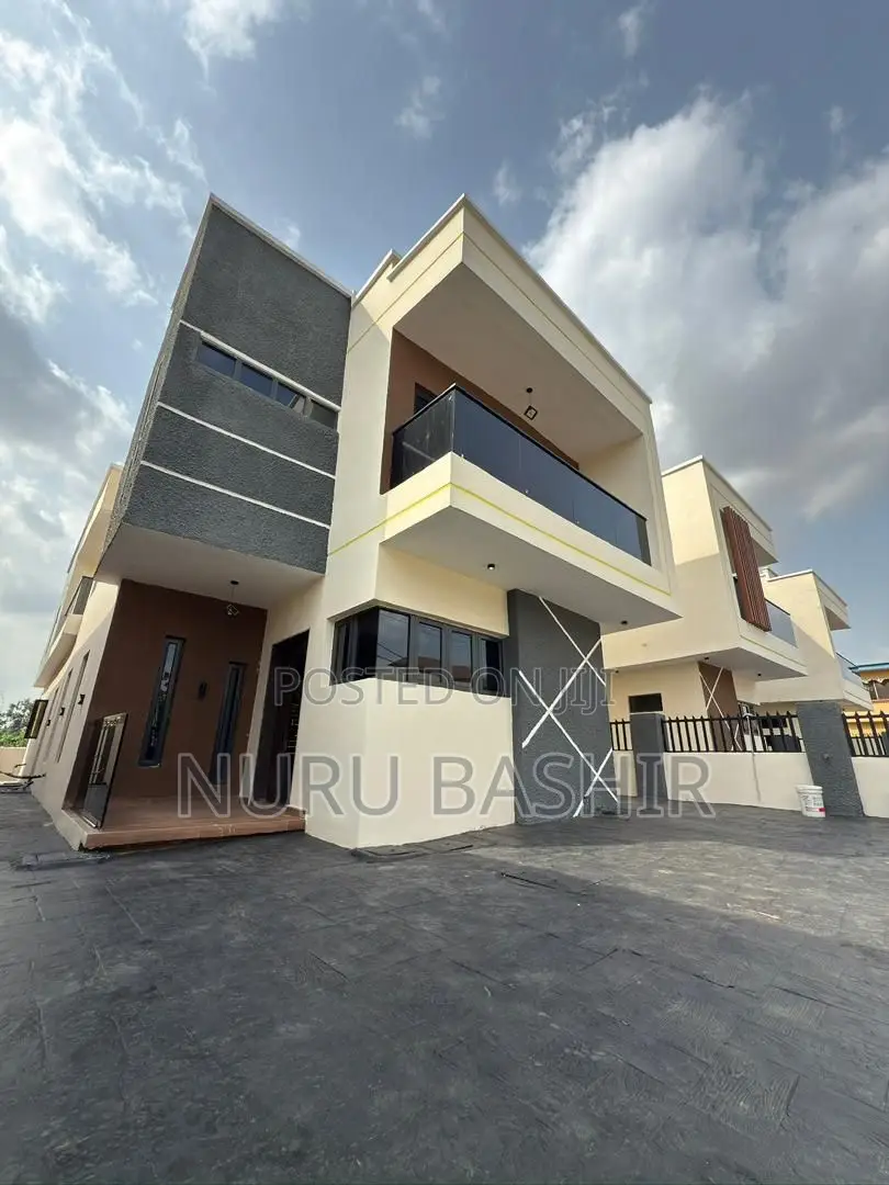 4bdrm Duplex in Ikolaba Gra, Ibadan North West for sale in Ibadan North West
