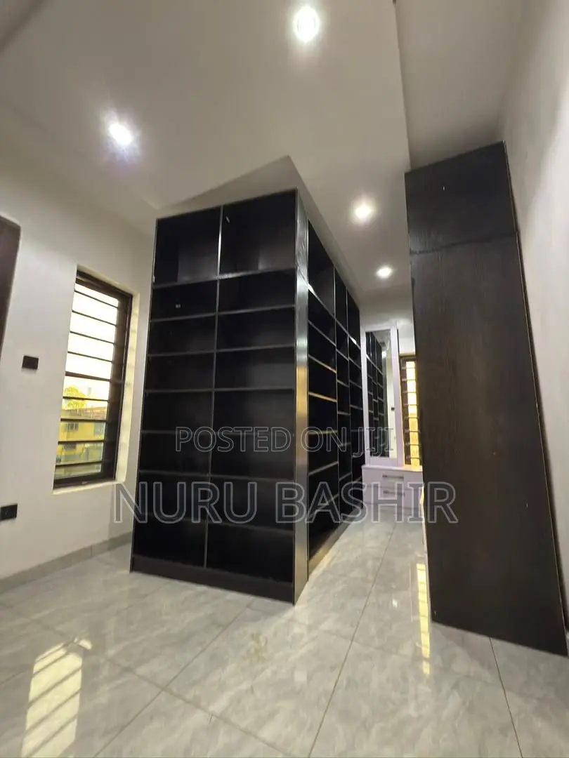 4bdrm Duplex in Ikolaba Gra, Ibadan North West for sale in Ibadan North West