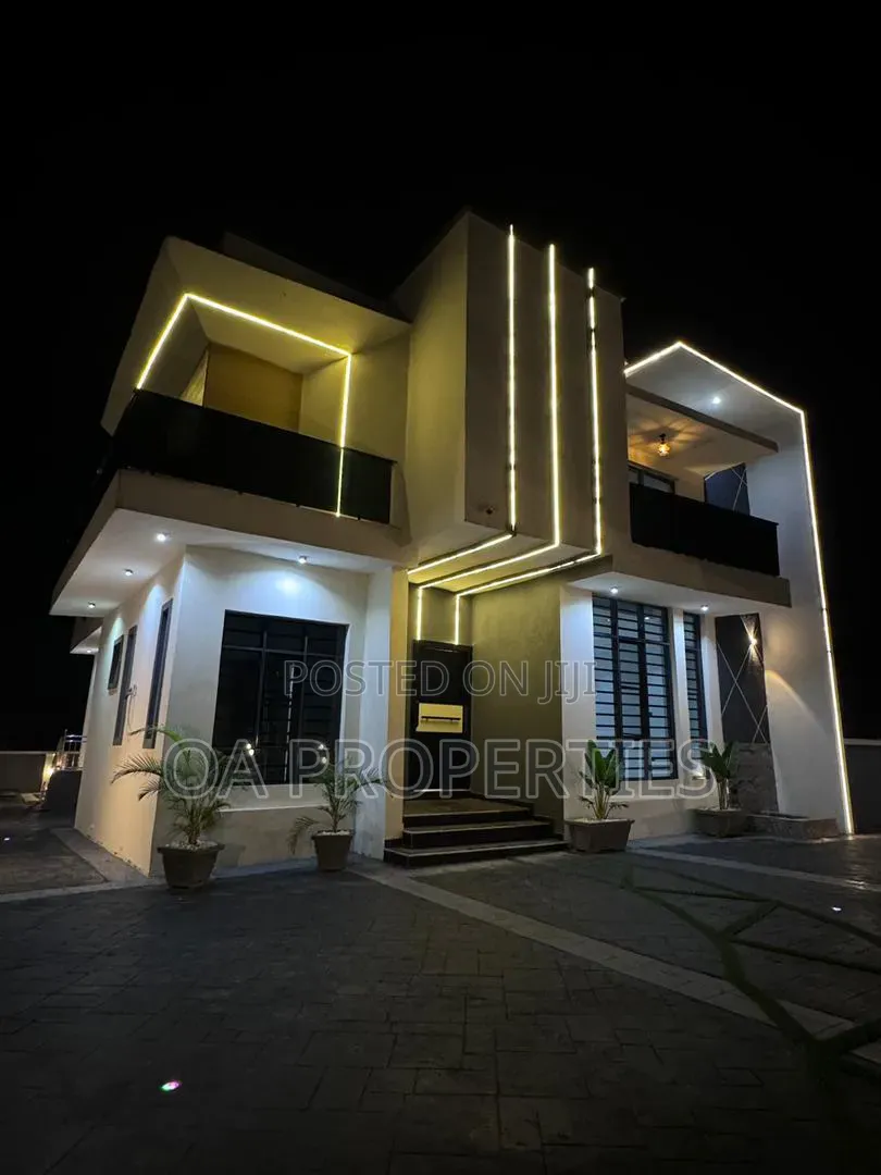 4bdrm Duplex in Carlton Gate Estate for sale in Ibadan