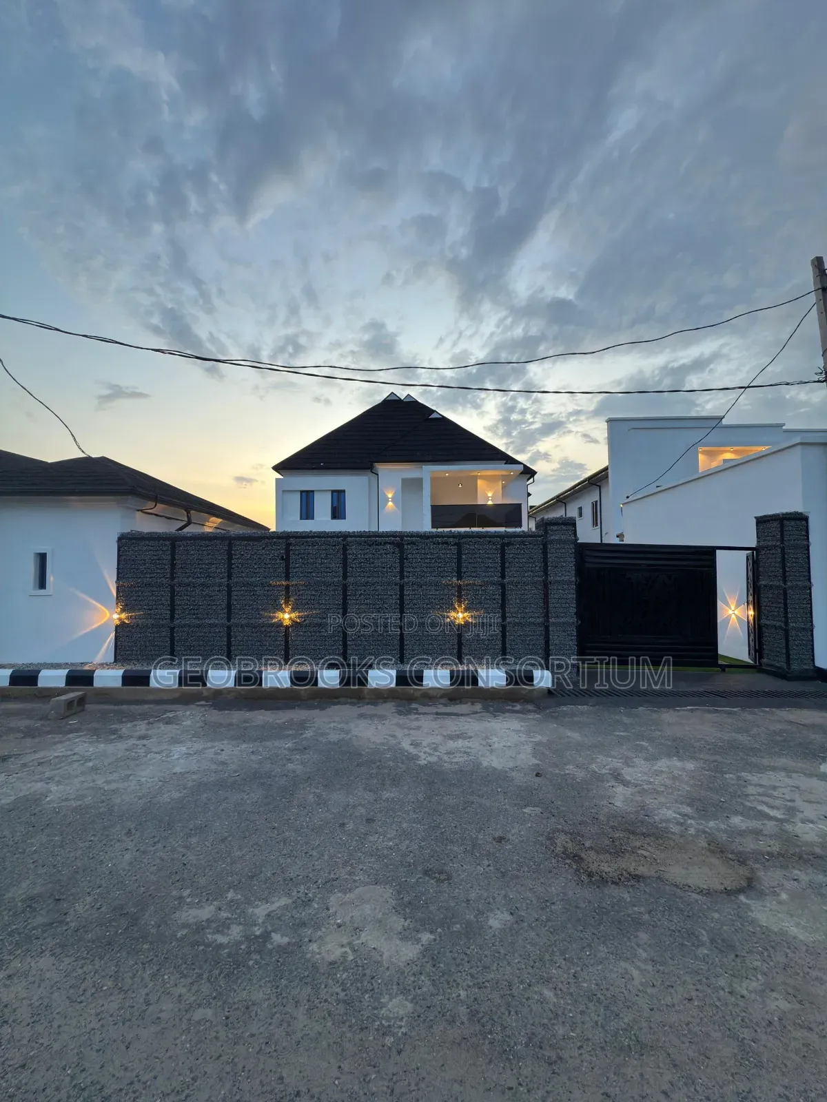 4bdrm Duplex in Oluyole Estate. for sale in Oluyole Estate