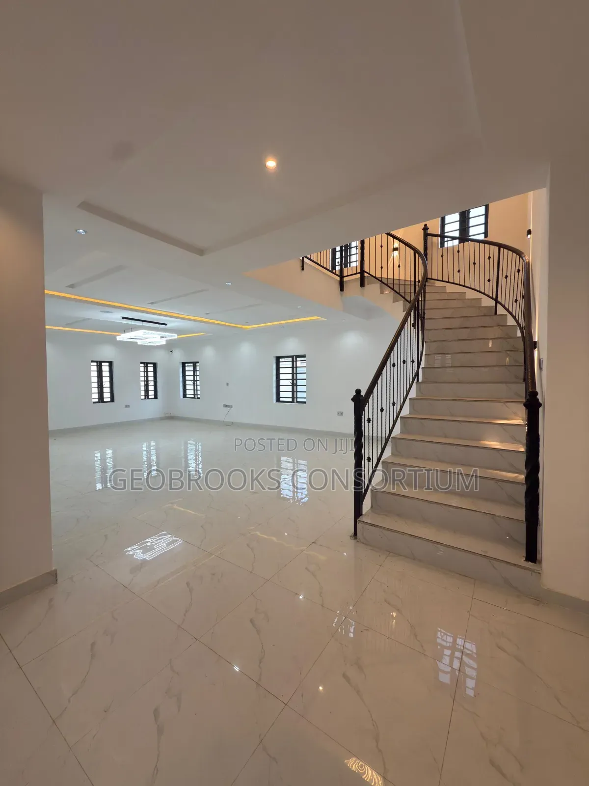 4bdrm Duplex in Oluyole Estate. for sale in Oluyole Estate