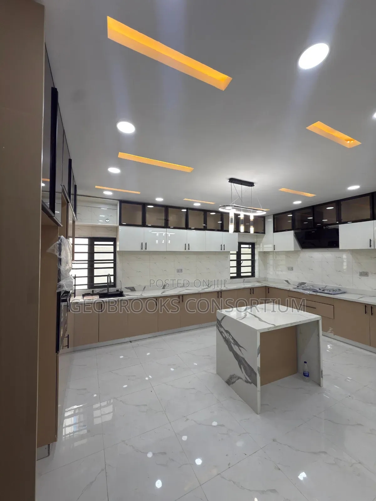 4bdrm Duplex in Oluyole Estate. for sale in Oluyole Estate