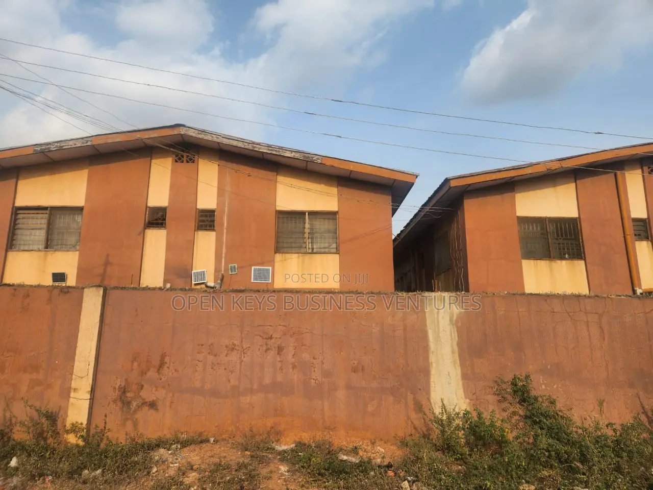 3bdrm House in Eyin Grammar, Molete for sale in Molete