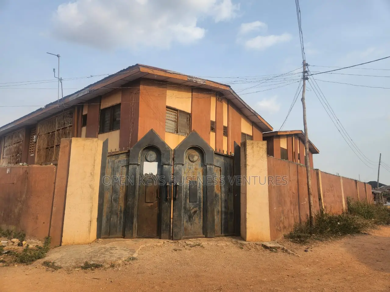 3bdrm House in Eyin Grammar, Molete for sale in Molete