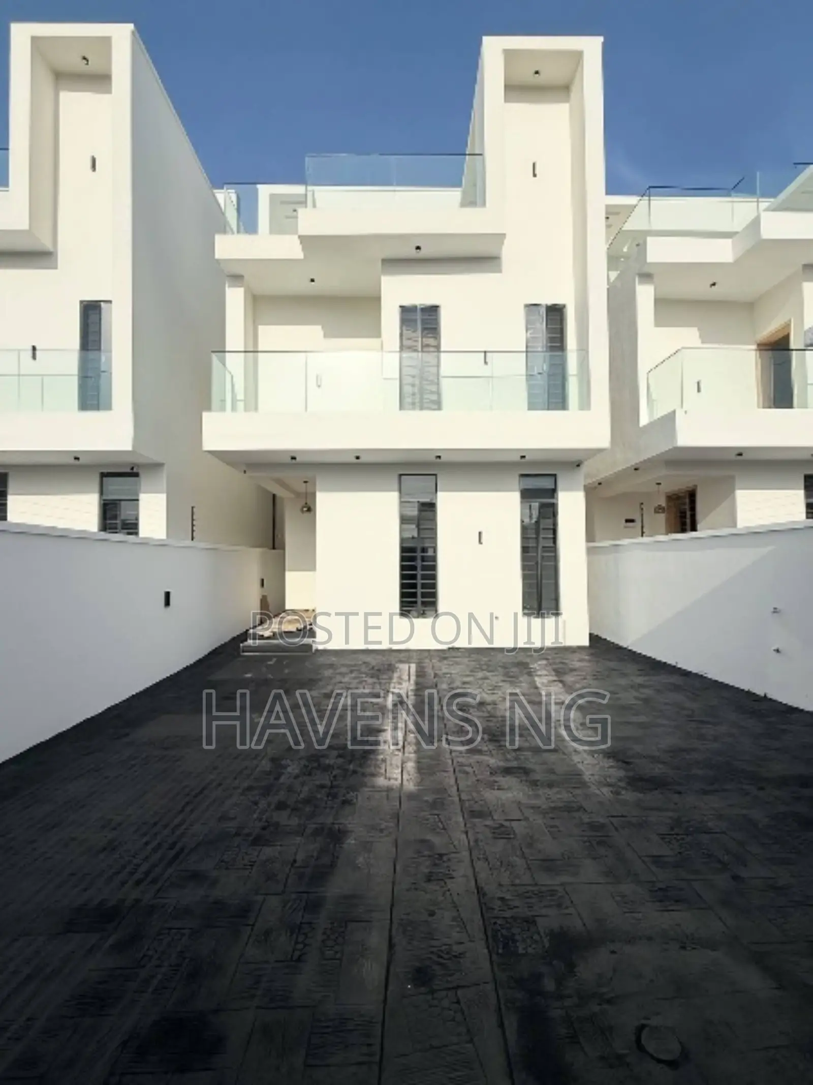 4bdrm Duplex in Ikota for sale in Ikota