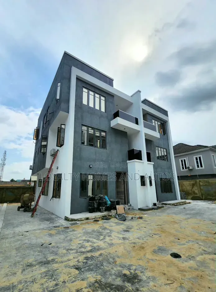 5bdrm Duplex in Airport Road / Oshodi for sale in Airport Road / Oshodi