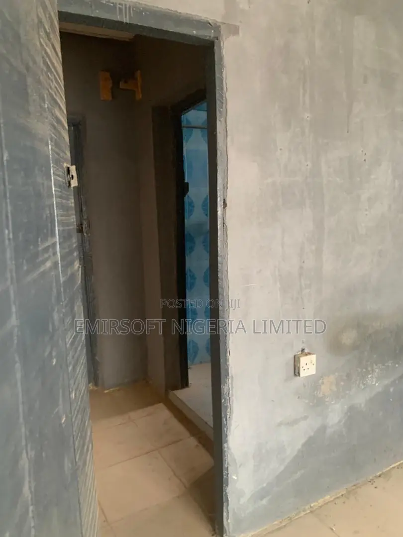 8bdrm Bungalow in Apata for sale in Apata