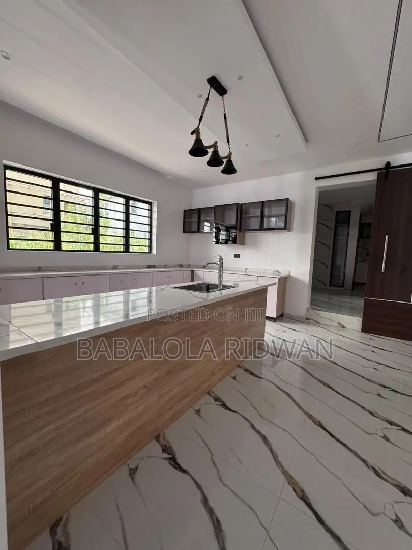5bdrm Duplex in Engr Lere Adigun, Basorun for sale in Basorun