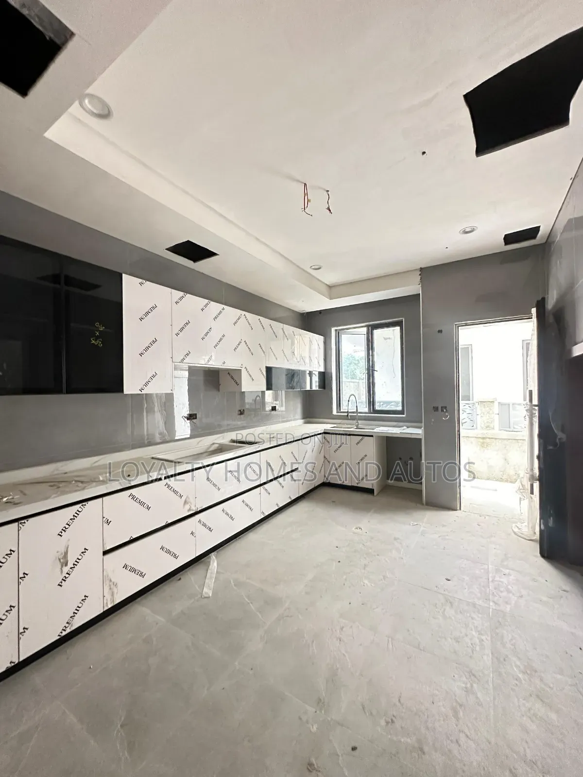 6bdrm Duplex in Bourdillon for sale in Bourdillon