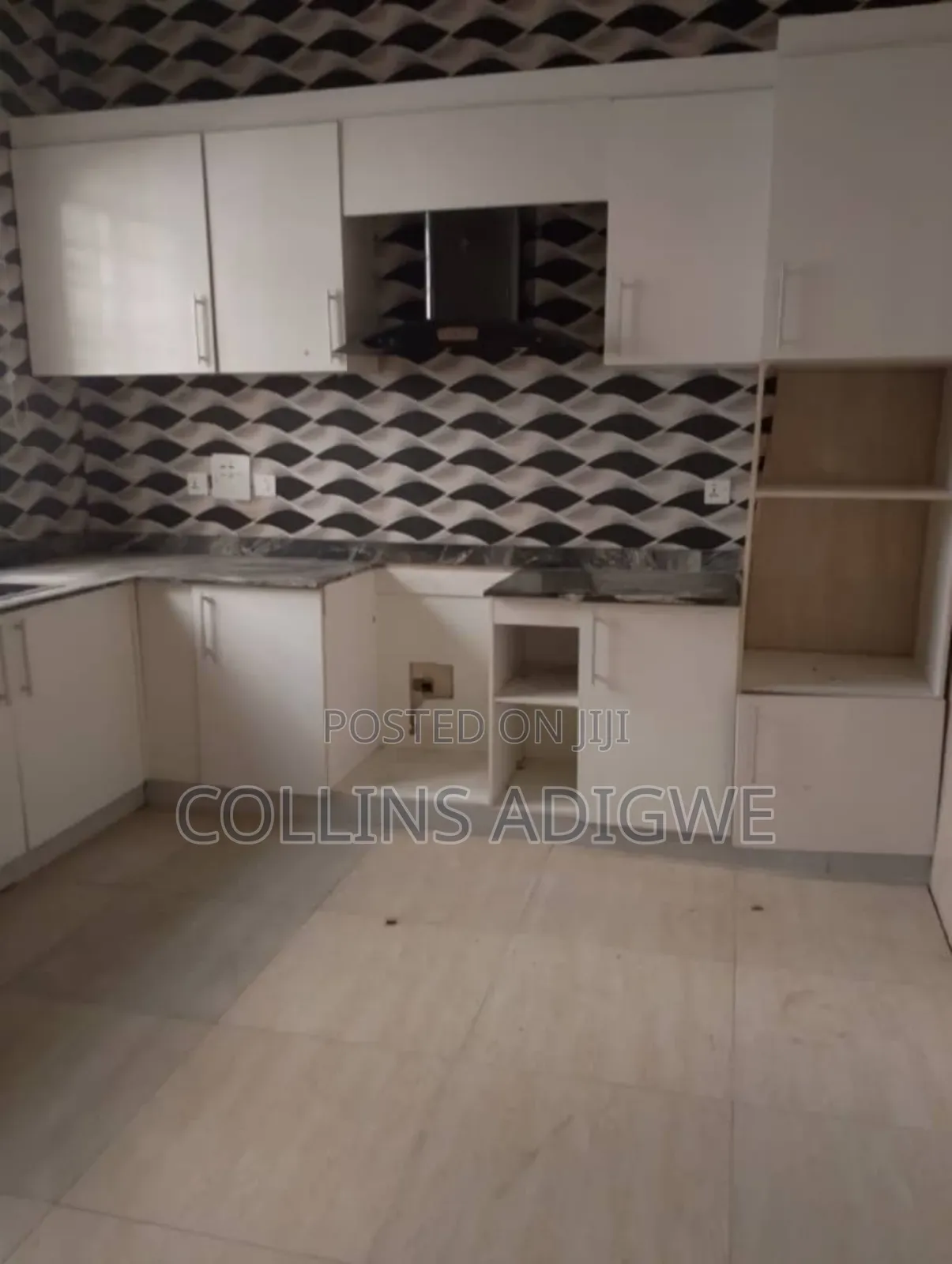 4bdrm Duplex in Orchid Road, Chevron for rent in Chevron