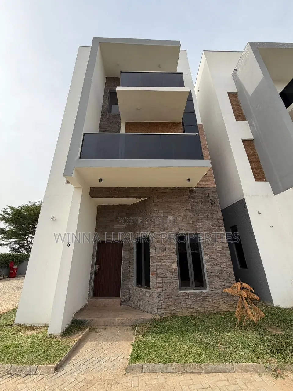 4bdrm Townhouse/Terrace in Lifecamp for sale in Life Camp