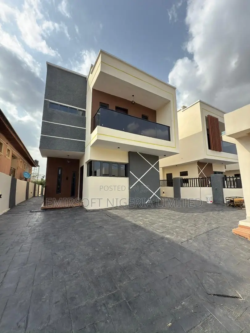 4bdrm Duplex in Bodija for sale in Bodija