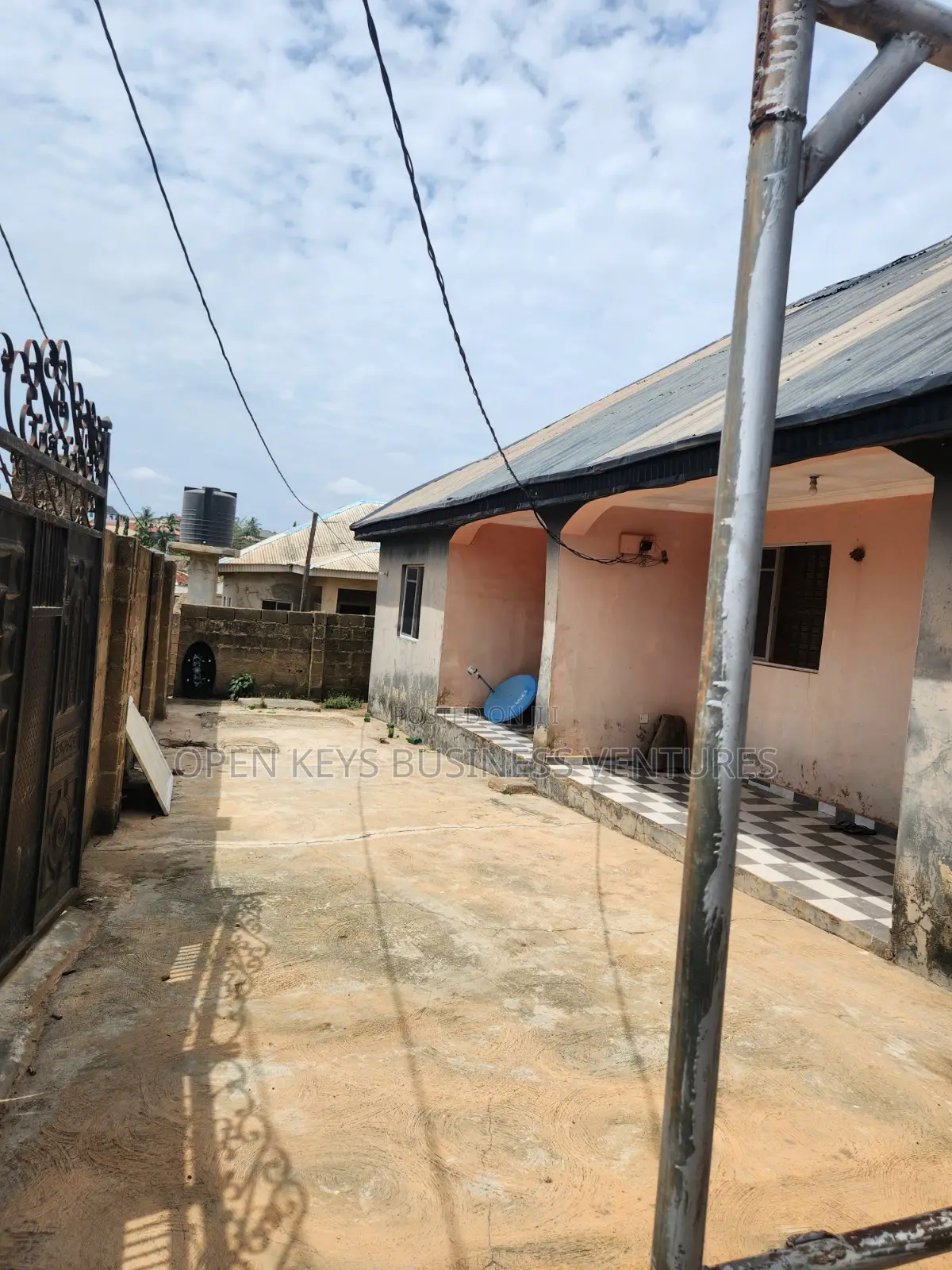 2bdrm Apartment in Elewuro, Akobo for sale in Akobo
