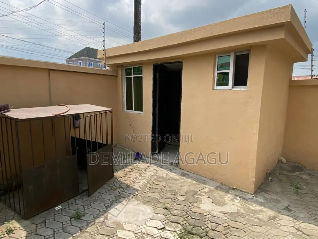 4bdrm Duplex in Thomas Estate for sale in Thomas Estate