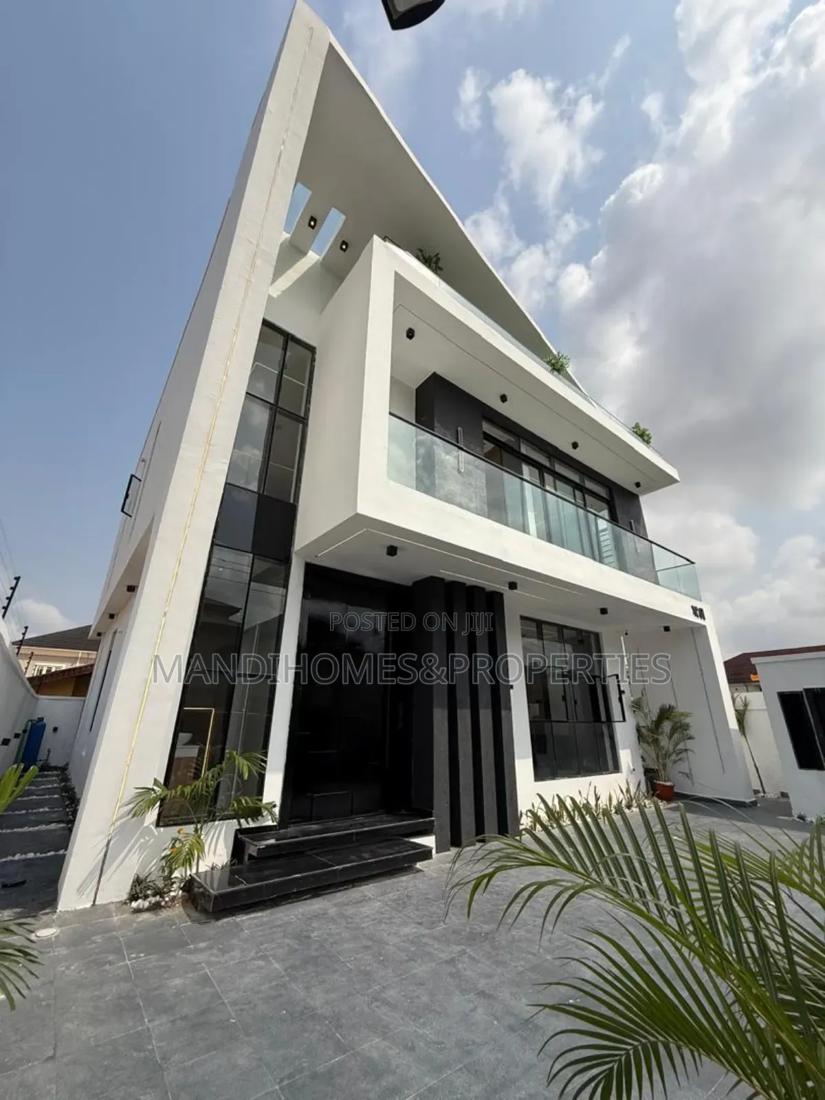 5bdrm Duplex in Sangotedo for sale in Sangotedo