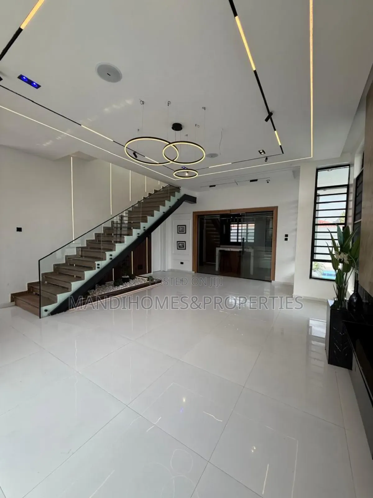 5bdrm Duplex in Sangotedo for sale in Sangotedo