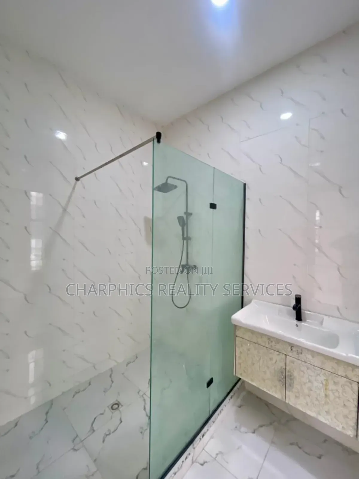 4bdrm Duplex in Lekki Phase 2 for sale in Lekki Phase 2
