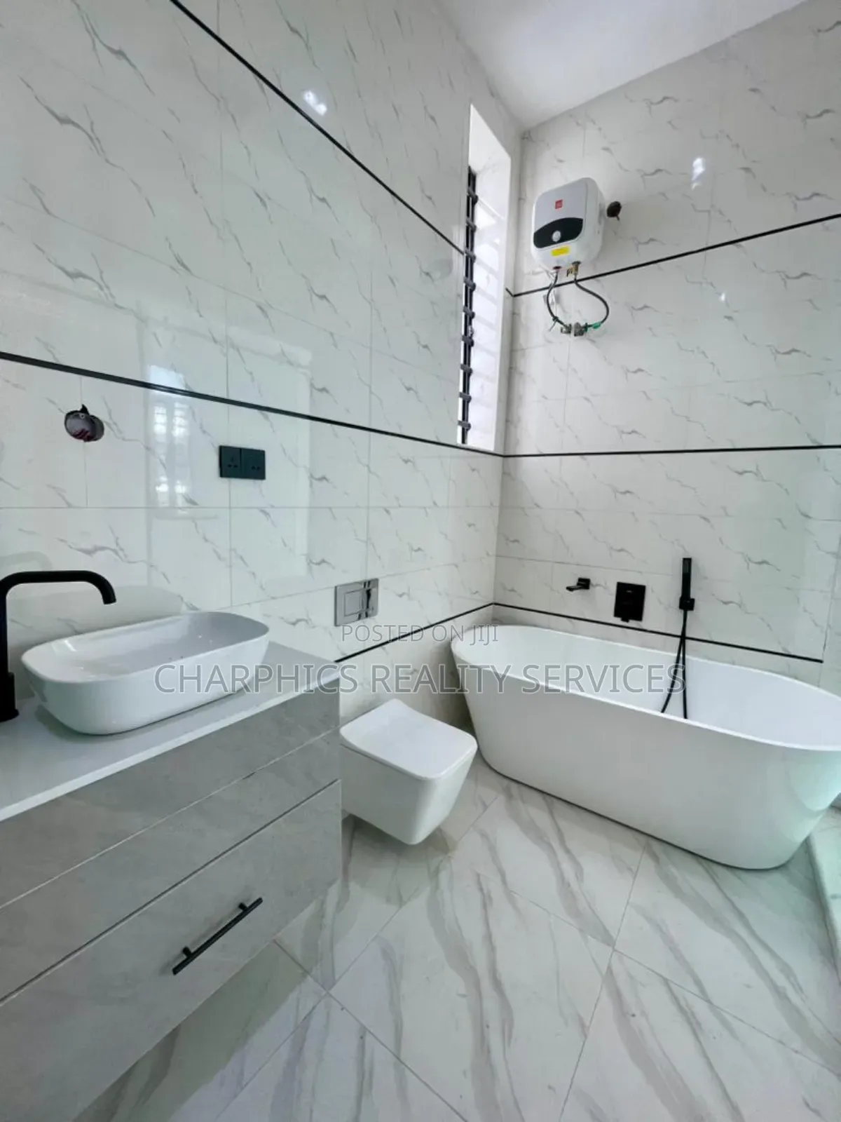 5bdrm Duplex in Ikota for sale in Ikota