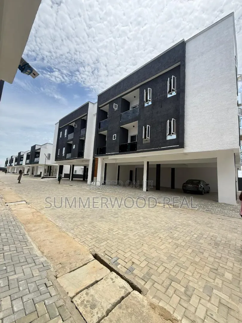 1bdrm Block of Flats in Abraham Adesanya Estate for sale in Abraham Adesanya Estate
