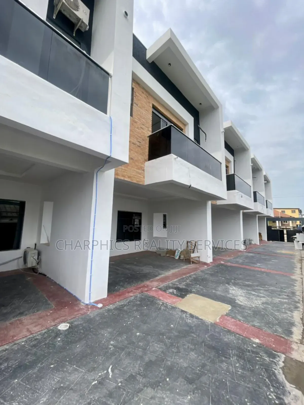 4bdrm Duplex in Ologolo for sale in Ologolo