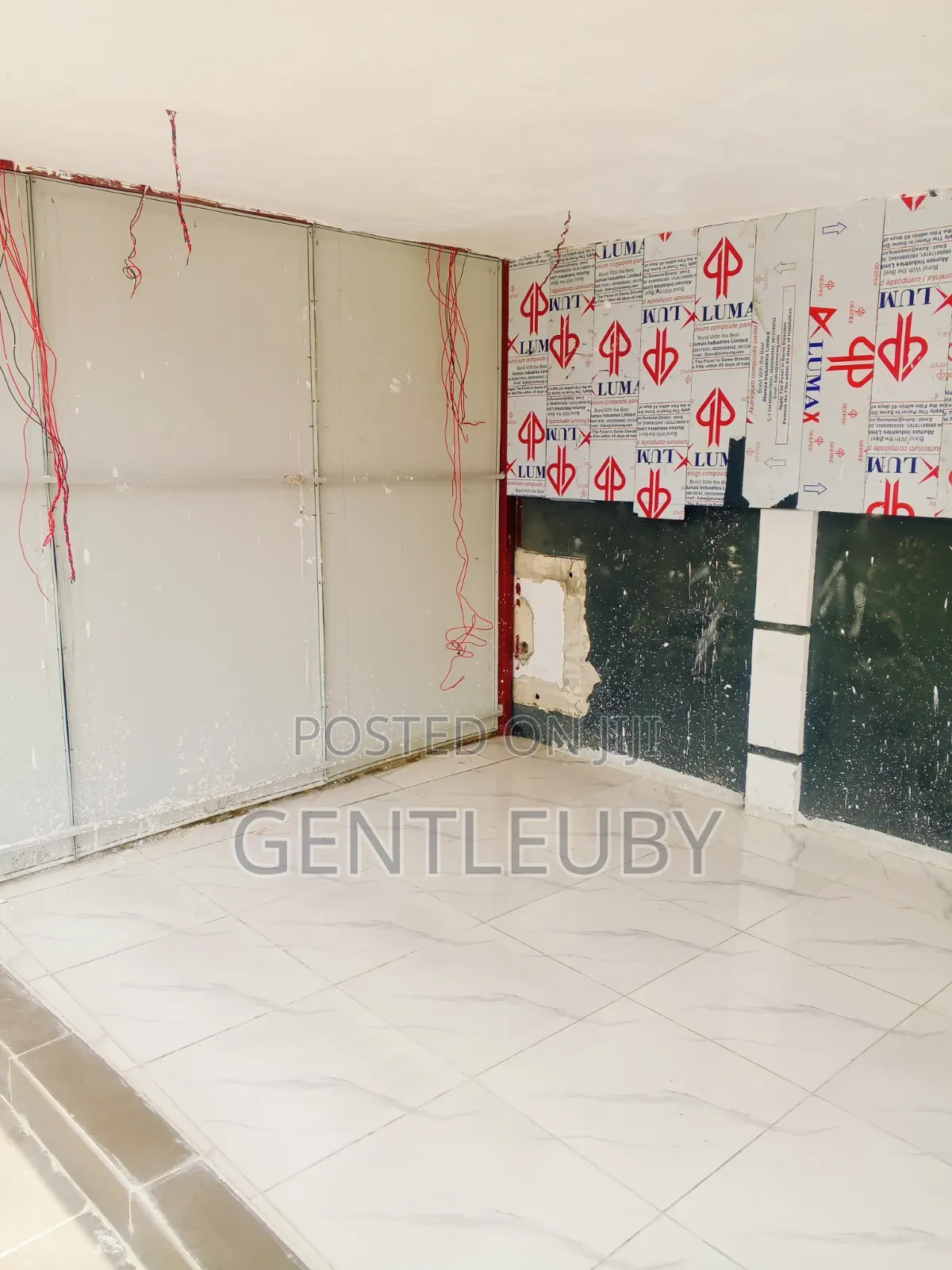 Outdoor Shop For Rent, Lekki Phase 1 in Lekki Phase 1