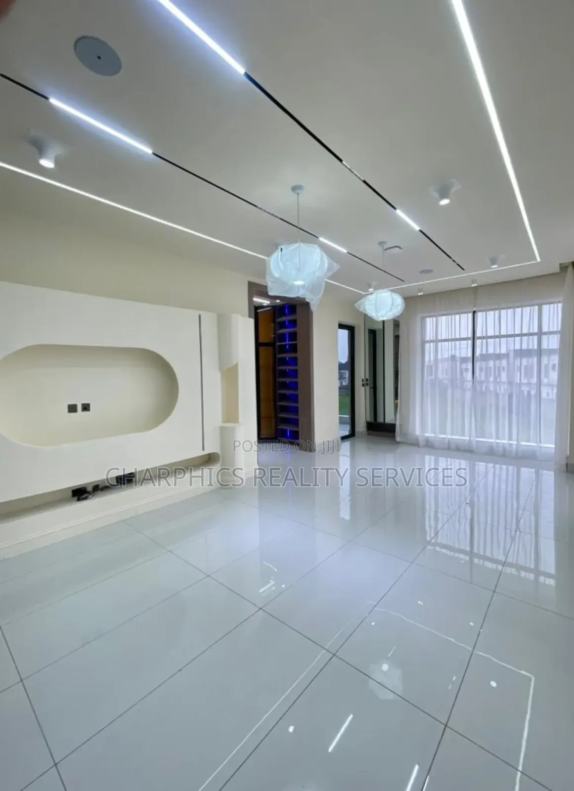 5bdrm Duplex in Lekki Phase 2 for sale in Lekki Phase 2