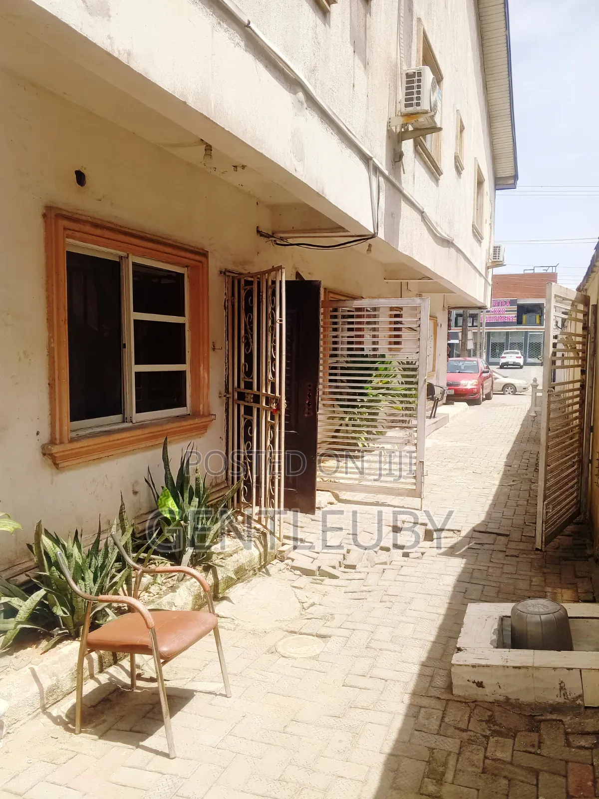 Shop / Office Space for Rent,Lekki Ph 1 in Lekki Phase 1