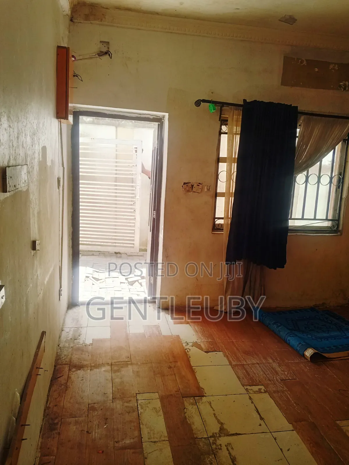 Shop / Office Space for Rent,Lekki Ph 1 in Lekki Phase 1