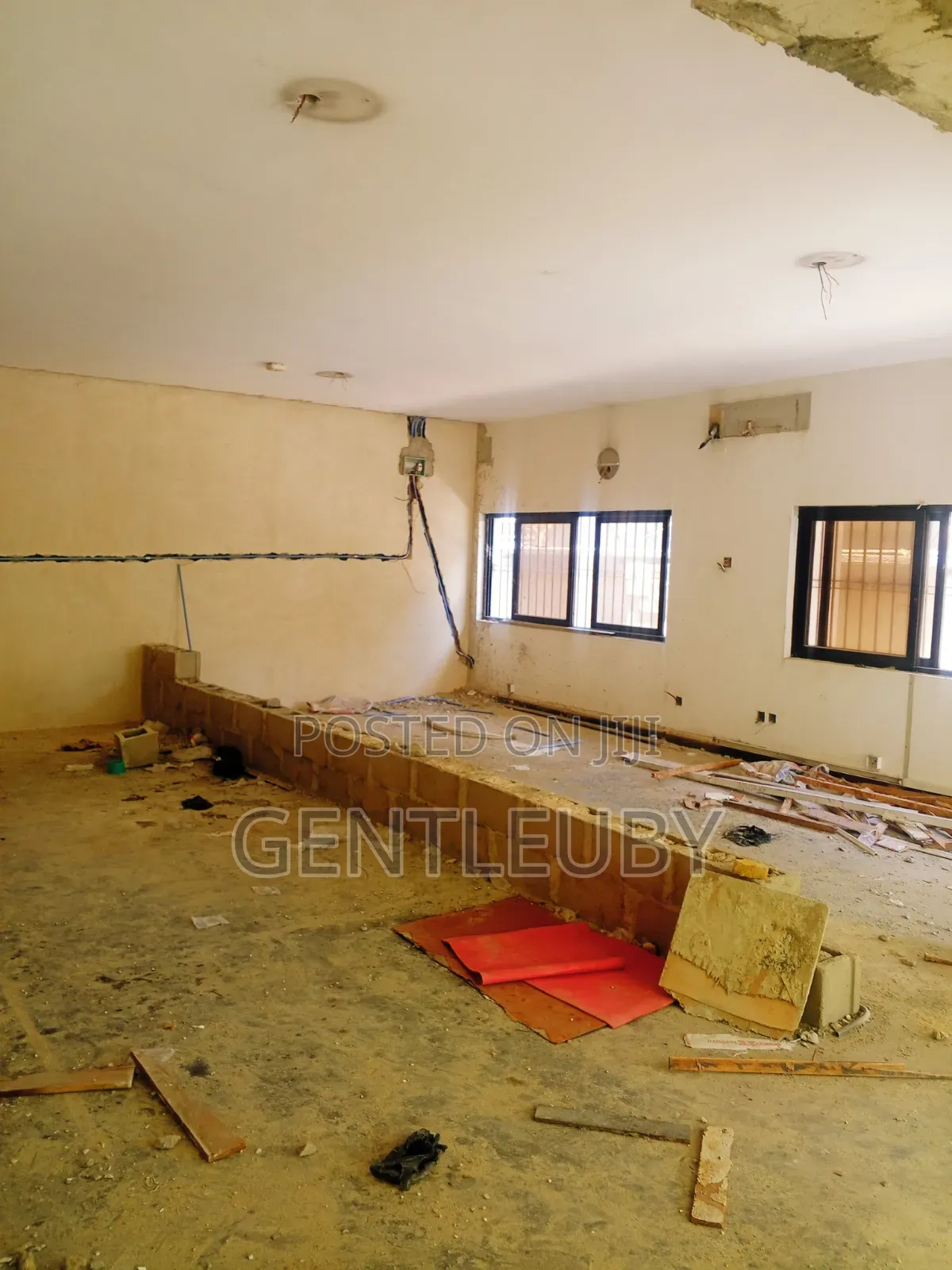 Renovated Office Space for Rent.Lekki Ph1 in Lekki Phase 1