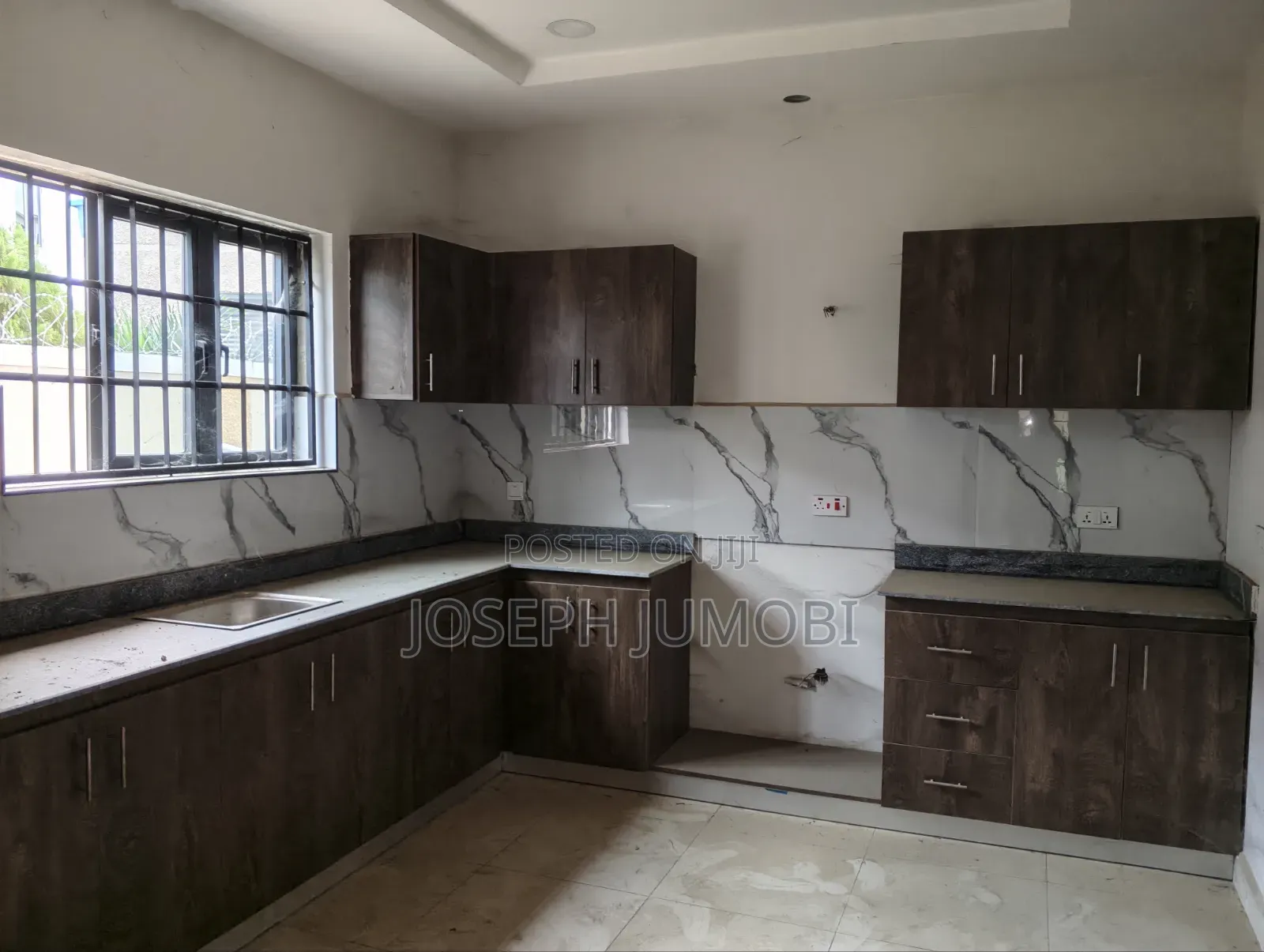 5bdrm Duplex in Hart Court, Jahi for sale in Jahi
