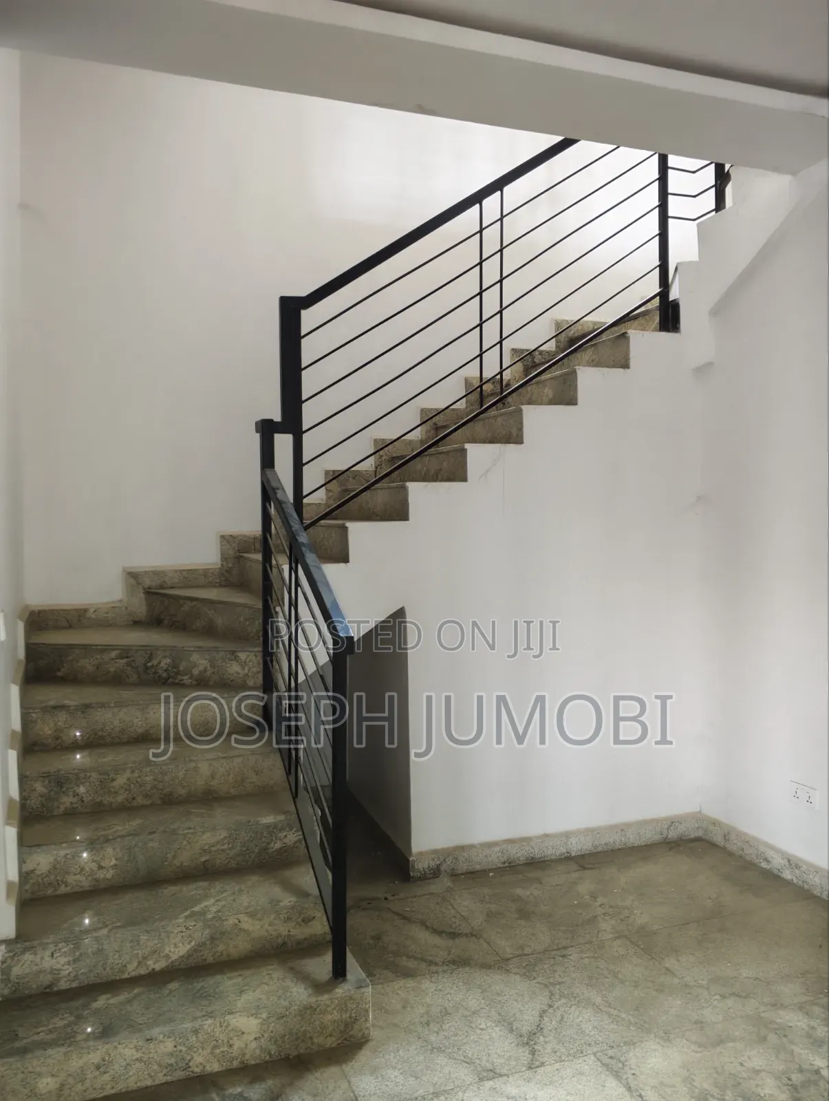 5bdrm Duplex in Hart Court, Jahi for sale in Jahi