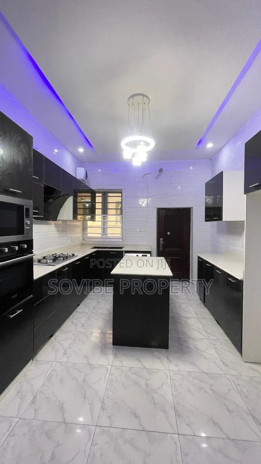 Furnished 5bdrm Duplex in Chevron for sale in Chevron