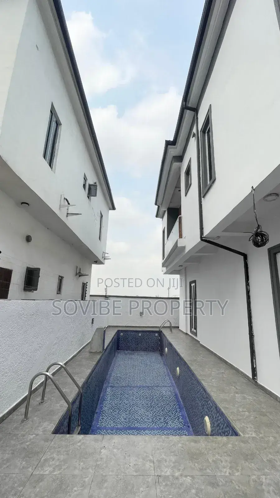Furnished 5bdrm Duplex in Chevron for sale in Chevron