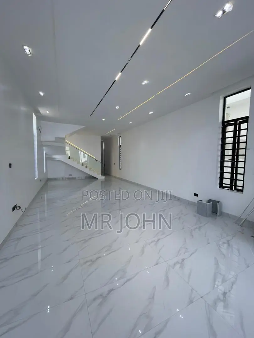 5bdrm House in De Man Pr, Lekki for sale in Lekki
