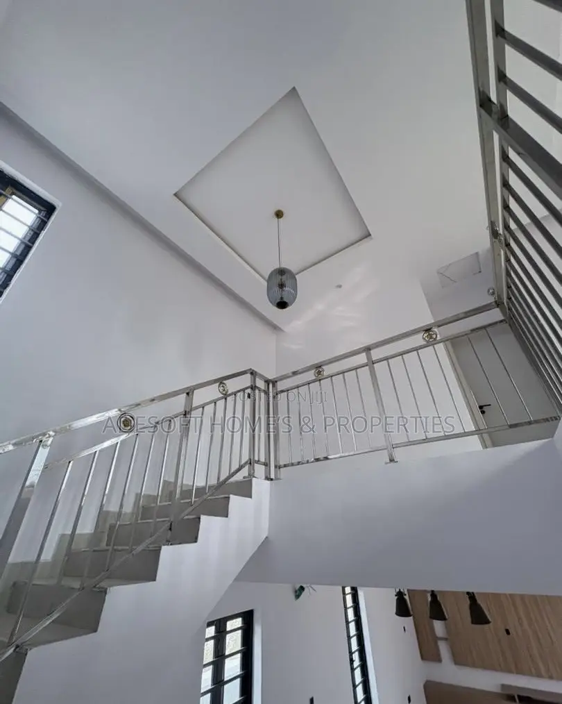 4bdrm Duplex in Carlton Gate Estate, for sale in Akobo