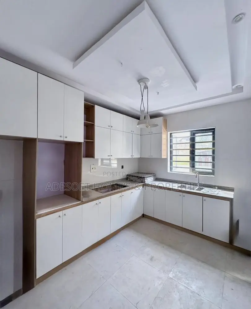4bdrm Duplex in Carlton Gate Estate, for sale in Akobo