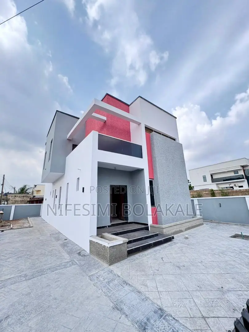 4bdrm Duplex in Carlton Gate Estate, for sale in Akobo